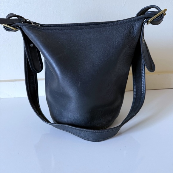 VTG Coach Black Leather 9953 Helens Legacy Duffel Bucket Crossbody Shoulder Bag - Picture 1 of 16